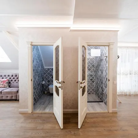 Vip Apartment On Duhnovicha Street .Free Parking. Uzhhorod Exterior photo