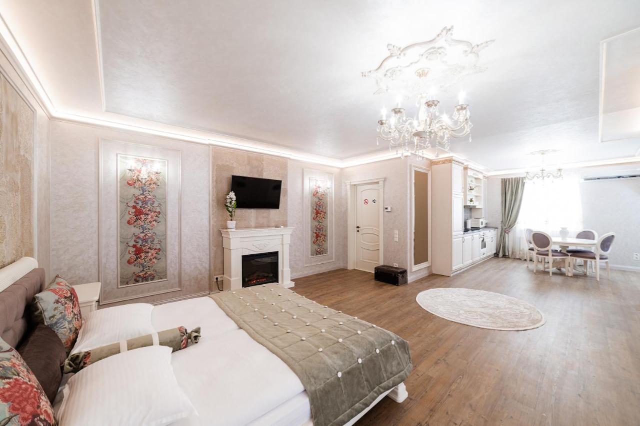 Apartment Vip On Duhnovicha Street .free Parking. Uzhhorod