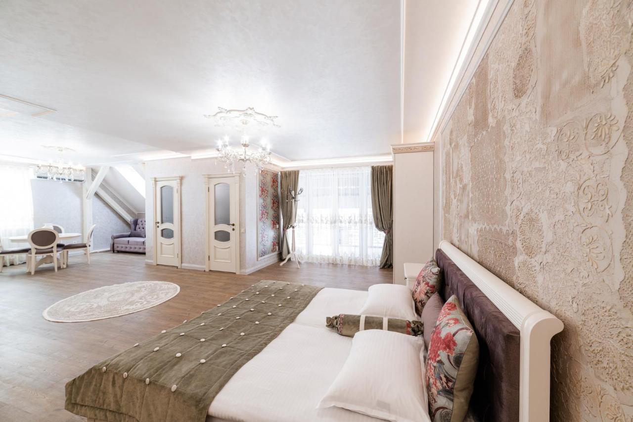Vip On Duhnovicha Street .free Parking. Uzhhorod